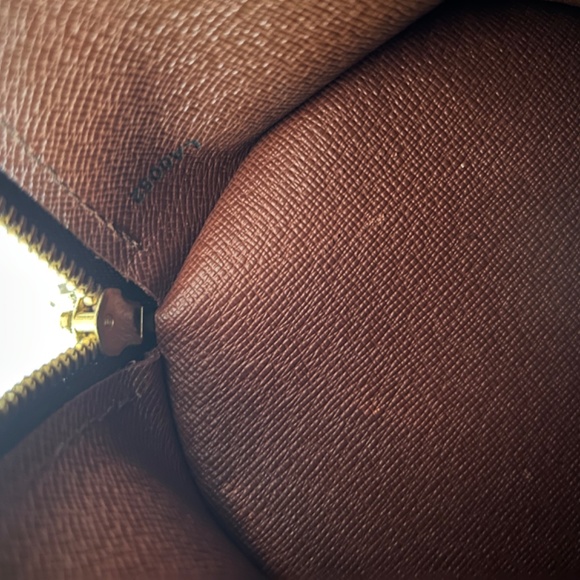 Like New Louis Vuitton Papillon 26 - Picture 6 of 8